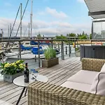 Hotel en barco Merkur 5*