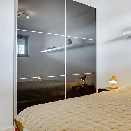 船屋 Merkur 加斯庭