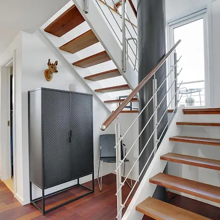 船屋 Merkur 加斯庭