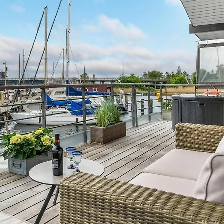 Botel Merkur 5*