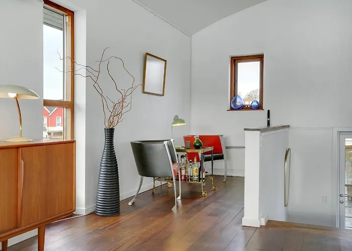 Merkur Πλωτό κατάλυμα 5*